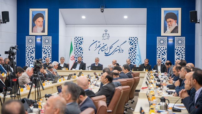 در نشست شورای گفت‌وگوی تهران که در محل دادگستری این استان برگزار شد، ضمن بحث و تبادل نظر در مورد شعار سال، دیگاه‌های مختلف برای زمینه سازی سرمایه گذاری در تولید بررسی شد.