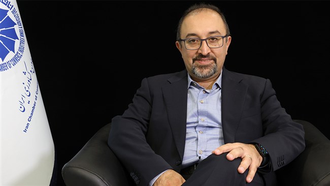 رئیس کمیسیون کسب‌وکارهای نوین و دانش‌بنیان اتاق ایران گفت: برای رشد صادرات در حوزه دانش‌بنیان‌ها باید نهادهای حاکمیتی، اتاق‌ها، صندوق‌های حمایتی و شرکت‌های بزرگ صنعتی در کنار شرکت‌های دانش‌بنیان قرار گیرند.