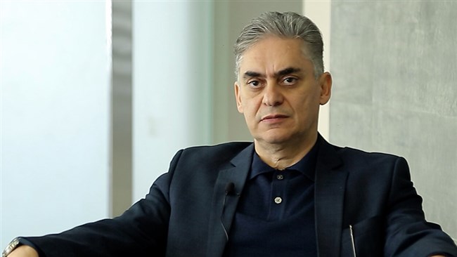 رئیس کمیسیون توسعه صادرات غیرنفتی اتاق ایران از سیاست‌گذاری‌های نادرست در حوزه تجارت گلایه و از آنها به عنوان خودتحریمی یاد می‌کند.
