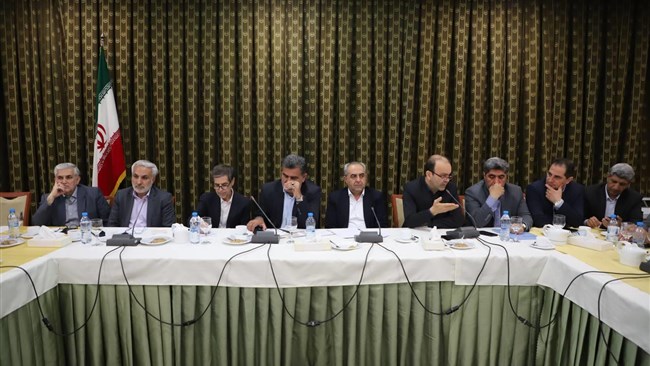 در نشست اعضای کمیسیون اجتماعی مجلس و روسای تشکل‌های کارفرمایی، کارگری و بازنشستگی استان آذربایجان شرقی، بر لزوم رسیدگی به مشکلات معیشتی کارگران و بازنشستگان تأکید شد.