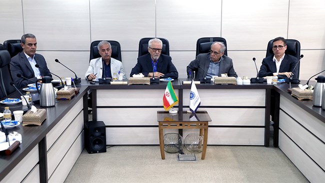 در نشست تحلیل وضعیت بین‌المللی ایران در صورت توافق با آمریکا این‌گونه گفته شد که تنها راه اصلاح اقتصاد، تمرکز روی تجارت و ترانزیت اولین نوع از فرآیند تجارت است که باید مدنظر مسئولان قرار بگیرد.