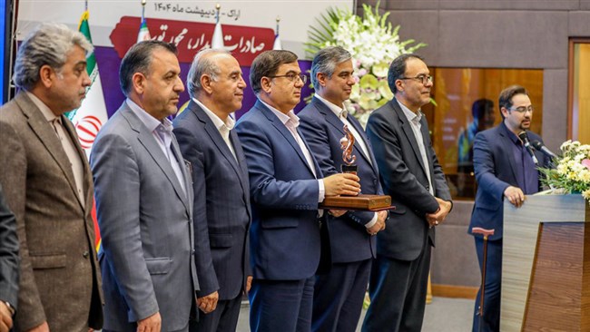 رئیس اتاق بازرگانی، صنایع، معادن و کشاورزی اراک گفت: تلاش صاحبان صنعت در این شرایط سخت که هم به تولید می‌اندیشند و هم صادرات را محور توجه قرار داده‌اند؛ تحسین‌برانگیز است.