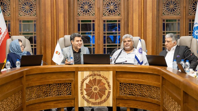 در نشست هیات نمایندگان اتاق یزد و رئیس اتاق مشترک بازرگانی ایران و ژاپن، موضوعات کلانی مانند سیاست‌گذاری ارزی، ضرورت توسعه همکاری‌های بین‌المللی با ژاپن، و چالش‌های ساختاری اقتصاد مورد بررسی قرار گرفت.