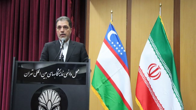 نایب رییس اتاق ایران با اشاره به ظرفیت‌های قابل توجه ایران و ترکمنستان در حوزه‌های انرژی، معدن، کشاورزی و گردشگری، بر رفع موانع ساختاری به‌ویژه در زمینه روابط بانکی، حمل‌ونقل، لجستیک و صدور روادید تاکید کرد.