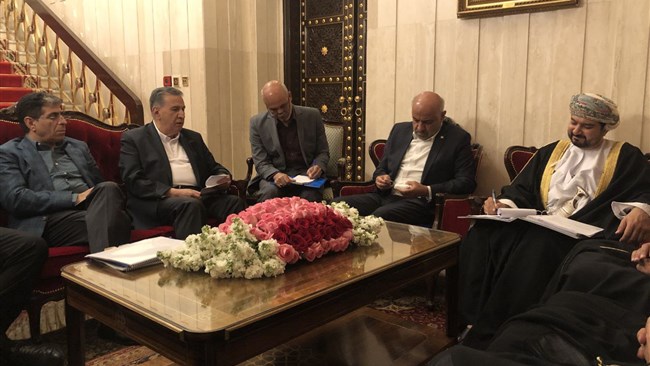 رییس اتاق ایران در دیدار با وزیر صنایع و تجارت و سرمایه‌گذاری عمان، پیشنهاد تاسیس صندوق سرمایه‌گذاری مشترک ایران - عمان برای حمایت از پروژه‌های صنعتی در دو کشور را مطرح نمود.