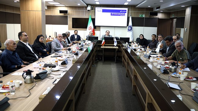 در نشست امروز کمیسیون انرژی اتاق ایران ضمن تشریح پیشنهادات تأمین مالی پروژه‌های برق تجدید پذیر نسبت به سپردن تولید برق به همه، انتقاد شد.