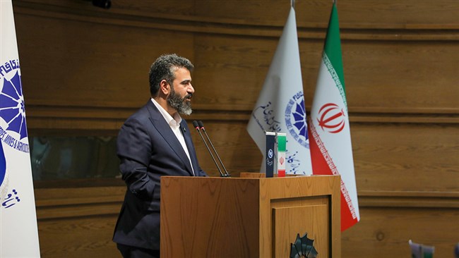 رئیس اتاق قم گفت: تا وقتی دولت و بانک‌ها تحول ساختاری در تأمین مالی تولید را عملیاتی نکنند، مشکلات مزمن نقدینگی و رکود همچنان گریبان گیر بخش تولید خواهد بود.