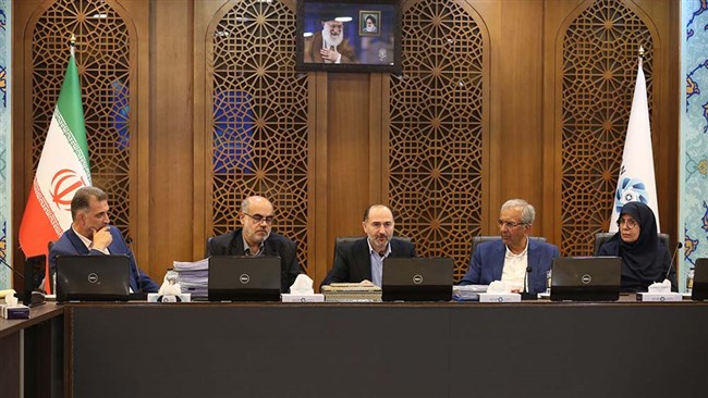 در جلسه میز خدمت ارزی اتاق اصفهان که با حضور دستیار ویژه وزیر صمت برگزار شد، ضمن بررسی مسائل ارزی و اقتصادی کشور بر ضرورت اصلاح سیاست‌های ارزی و حل مشکلات تخصیص ارز تأکید شد.