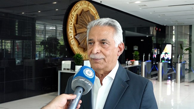 نایب رییس اتاق ایران با بیان اینکه «زمان، زمان سازندگی است»؛ تصریح کرد: امروز زمانی نیست که به اختلافات کوچک داخلی نگاه کنیم؛ بلکه باید تمام نیرو و فکر ما صرف سازندگی بزرگ در کشور شود.