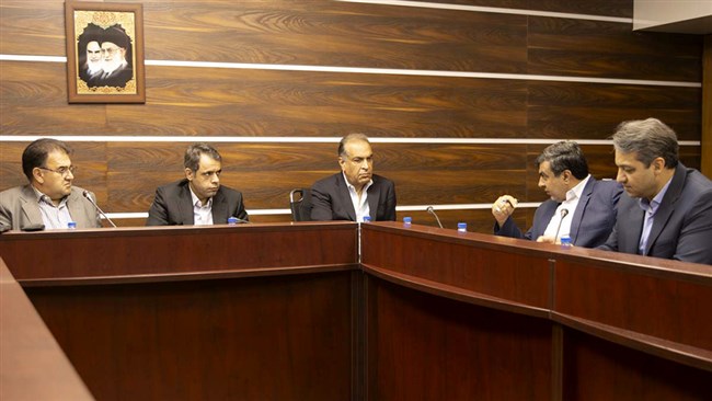 در نشست کمیسیون معادن و صنایع معدنی اتاق یزد با اشاره به مشکلات تأمین سوخت و مواد ناریه، بر لزوم رفع این مسائل که سهم بالایی در هزینه عملیات معدنی دارد، تأکید شد.