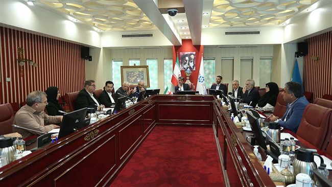 نشست هیات نمایندگان اتاق اصفهان با تمرکز بر بررسی عملکرد این اتاق در اردیبهشت ماه و  تشریح برنامه‌های توسعه‌ای، چالش‌ها و فرصت‌های پیش ‌روی اتاق برگزار شد.