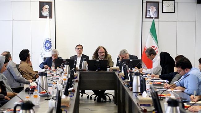 در نشست تحلیل وضعیت بین‌المللی ایران تحت سناریوی توافق با آمریکا تاکید شد: بخش خصوصی باید درباره توافق جامع، نه توافق محدود با حاکمیت و دولت گفت‌وگو کند.