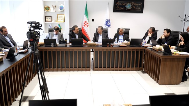 در نشست هیات رئیسه اتاق ایران و وزیر صنعت، معدن و تجارت بر ضرورت حل‌وفصل معضلات ارزی و تولیدی تأکید و تقویت سطح همکاری بین اتاق ایران و وزارت‌خانه به عنوان راهکار مقابله با برخی مشکلات، مطرح شد.