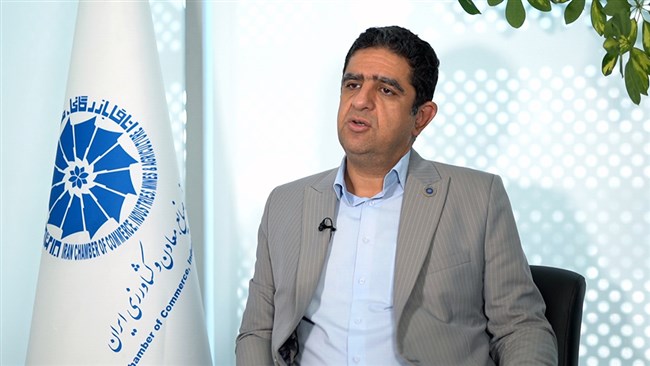 رئیس کمیسیون سرمایه‌گذاری و تأمین مالی با اشاره به جایگاه تشکل‌های اقتصادی گفت: مهم‌ترین چالش تشکل‌ها، کمبود منابع مالی و ضعف ارتباط بین‌المللی است؛ باید اتاق ایران برای توانمند کردن تشکل‌های اقتصادی برنامه داشته باشد.