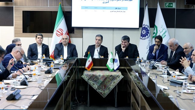 کارگروه همکاری بین اتاق ایران و بانک توسعه صادرات با هدف تعریف سازوکارهای عملیاتی حمایت متنوع و کارآ از صادرکنندگان تشکیل می‌شود.
