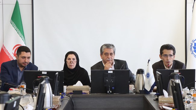 بر اساس آنچه در نشست کمیسیون مدیریت واردات اتاق ایران مطرح شد، در آینده نزدیک و با اجرای طرح عرضه امتیاز صادراتی در سامانه معاملات بازار ارز تجاری، فقط یک بازار ارز خواهیم داشت.
