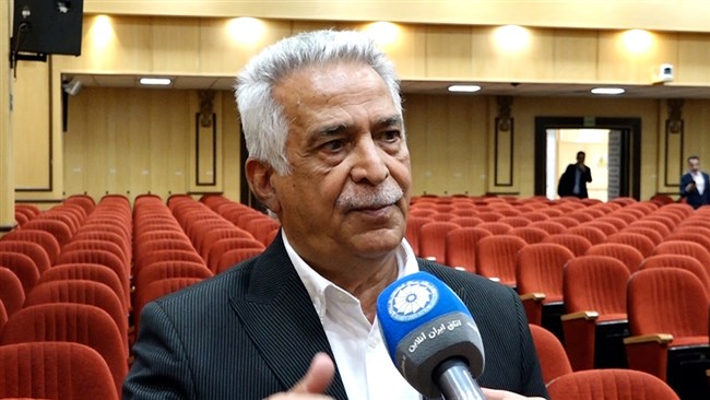 محمدرضا بهرامن، نایب رئیس اتاق بازرگانی، صنایع، معادن و کشاورزی ایران در گفتگویی تصویری گفت که «هر دلار صادراتی یک فشنگ است».