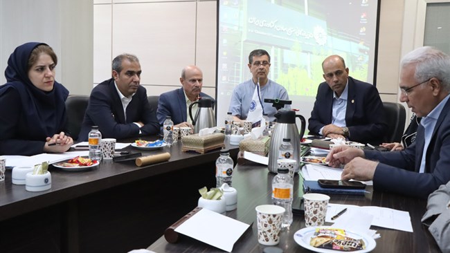 بررسی آخرین وضعیت حادثه بندر شهید رجایی و وضعیت حمل و نقل هوایی در جنگ  12 روزه، موضوع نشست کمیسیون حمل‌ونقل، لجستیک و ترانزیت بود. شرکت‌های توانمند در قالب صندوق حمایتی به واحدهای آسیب‌دیده صنعت حمل‌ونقل کمک کنند.
