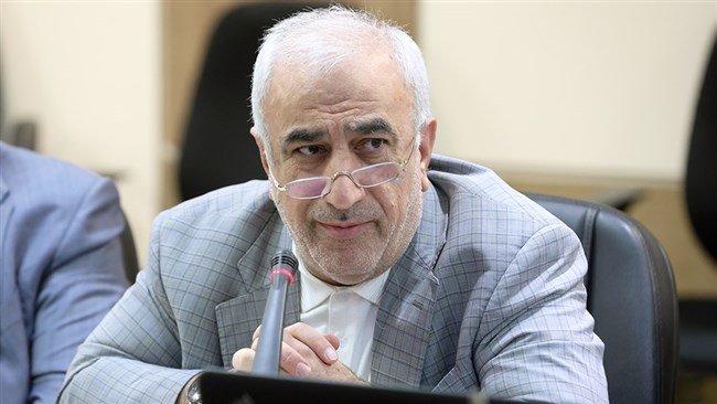 فرج‌الله معماری، رئیس اتاق سمنان در یادداشتی با نگاه به روزگار غبارآلودی که گلوله‌ای از بیرون فرود می‌آید و زمزمه‌ای از درون شنید می‌شود، تأکید کرد: باید بیش از همیشه، چشم به روشنی و دل به حقیقت بسپاریم.