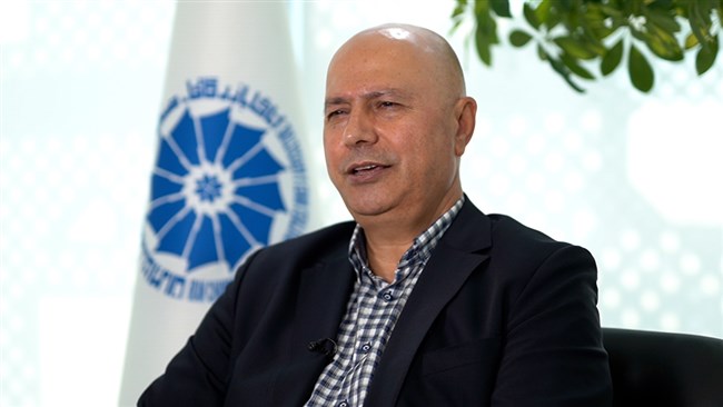 رئیس انجمن سنگ ایران تأکید دارد توجه به نظرات مشورتی اعضای تشکل‌ها موجب می‌شود مسیر تولید، اشتغال و ارزآوری در هر بخشی، بهبود یابد، بنابراین او سیاست‌گذاری در حوزه معدن با توجه به نظرات تشکل‌ها را ضروری می‌داند.