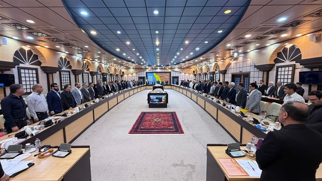 در نشست شورای گفت‌وگوی استان بوشهر با اشاره به چالش بازرگانان در حوزه تعیین هزینه‌های استفاده از کانتینر توسط شرکت‌های حمل، درخواست اصلاح رسمی آیین‌نامه استفاده از کانتینرها مطرح شد.