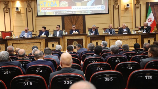 بیست و پنجمین گردهمایی اعضای دوره دهم هیات نمایندگان اتاق ایران با حضور نمایندگان بخش خصوصی از تشکل‌های اقتصادی و اتاق‌های بازرگانی سراسر کشور در محل اتاق ایران برگزار شد.