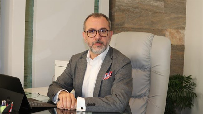 رئیس اتاق مشترک بازرگانی ایران و اتریش گفت: در صورت انجام مذاکرات ایران با FATF باید انتظار بهبود تدریجی محدودیت‌ها را داشت. بر این اساس مدیریت انتظارات تاجران و فعالان اقتصادی باید به شکل جدی در دستور کار مقامات باشد.