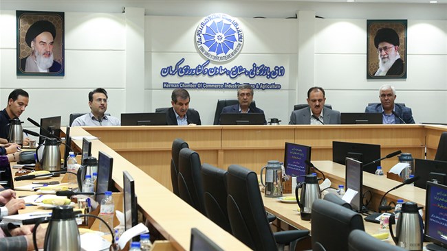 رئیس اتاق کرمان گفت: کرمان می‌تواند پیشتاز تهیه پروژه تحقیقاتی ورود به بازار اوراسیا، مشخص کردن الزامات ورود به این بازار و ارائه آموزش های لازم باشد و اتاق از انجام هر فعالیت لازم برای ارتباط با اوراسیا حمایت می کند.
