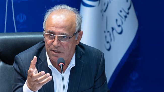 رییس اتاق بازرگانی اراک از نحوه اجرای معضلات ارزی مندرج در بخشنامه ۱۳۴۰۰ مورخ ۱۴۰۴/۴/۱۱ هیئت وزیران و اولویت‌بندی و نحوه انتخاب اشتباه شرکت‌ها موضوع بند یک این مصوبه انتقاد کرد.