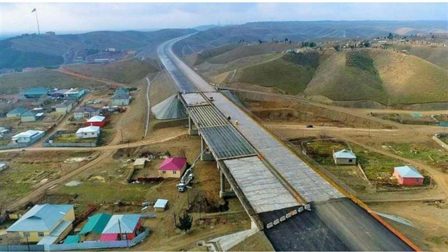 مرکز پژوهش‌های اتاق ایران در گزارش پایش تحولات تجارت جهانی، ضمن اعلام شناسایی 5 هزار و 744 ذخیره معدنی جدید در عربستان، تأکید کرده است:کریدور زنگزور، به مسیر راهبردی انتقال انرژی از آذربایجان به ترکیه تبدیل خواهد شد.