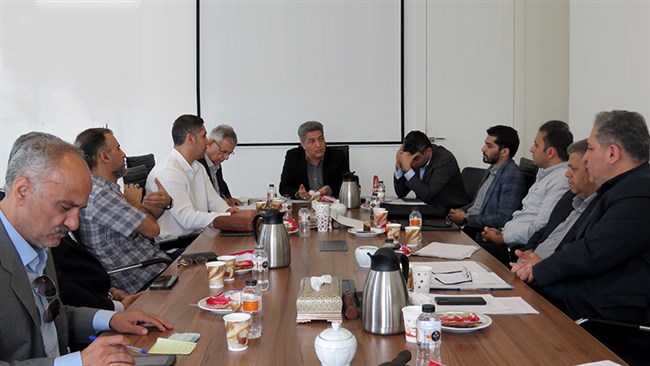 در نشست کارگروه سوخت شورای گفت و گو پس از بررسی تحولات و اقدامات مرتبط با تعیین تکلیف افزایش حق العمل جایگاه های سوخت در سال 1403 اعلام شد که این موضوع باید توسط هیات وزیران مشخص شود.