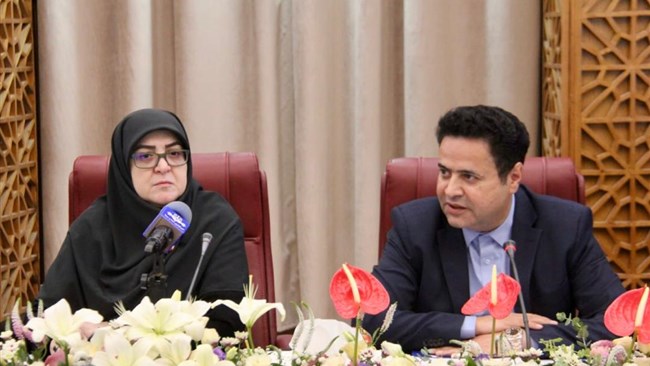 نایب رئیس اتاق ایران گفت: تمدید مهلت سه ماه تا یکسال استفاده از بسته حمایتی دولت و رفع مشکلات ارزی مطالبه اصلی فعالان بخش خصوصی از دولت است.