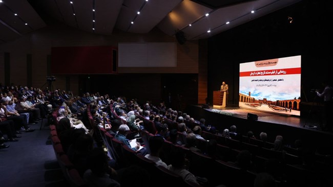فیلم مستند تاریخ تجارت کرمان روز جمعه ۲۱ شهریور ماه با حضور روسای ادوار اتاق بازرگانی، صنایع، معادن و کشاورزی ایران و جمعی از اساتید اقتصاد و فعالان اقتصادی در تالار فرهنگ و هنر کرمان رونمایی شد.