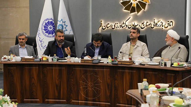 رئیس اتاق بازرگانی، صنایع، معادن و کشاورزی قم گفت: کمبود نقدینگی، فرسودگی ماشین‌آلات، کاهش سرمایه‌گذاری و وضع قوانین غیرقابل‌اجرا، از عوامل اصلی کندی روند تولید است.