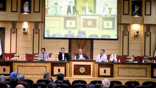 نواب رئیس اتاق ایران در گردهمایی سالانه فراکسیون تشکل‌های این اتاق مأموریت بنیادین تشکل‌ها را مطالبه‌گری مبتنی بر تولید محتوای تخصصی دانسته و بر اهمیت نقش‌آفرینی تشکل‌ها در توسعه اقتصادی تأکید کردند.