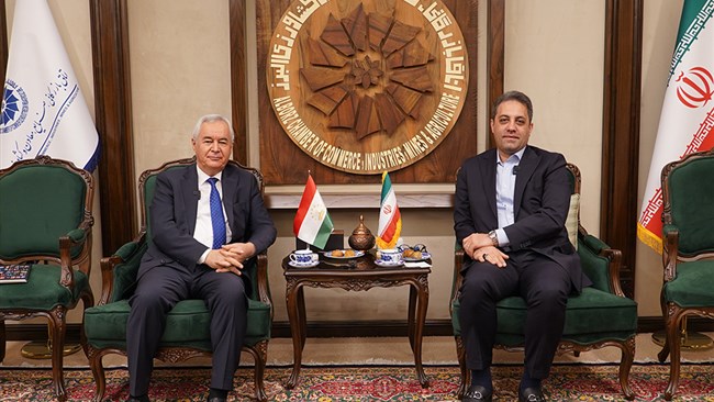 سفر یک‌روزه زاهدی نظام‌الدین شمس‌الدین‌زاده، سفیر جمهوری تاجیکستان در تهران به استان البرز، فرصتی تازه برای معرفی توانمندی‌های صنعتی و کشاورزی این استان و ایجاد مسیرهای نوین در همکاری‌های اقتصادی و تجاری دوجانبه بود.