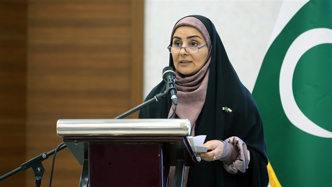 وزیر راه و شهرسازی، راه‌اندازی خطوط مستقیم کشتیرانی میان بنادر مهم ایران و پاکستان را اقدامی مؤثر در توسعه تجارت دو جانبه ارزیابی کرد و گفت: پاکستان پنجمین مقصد صادراتی ایران است.