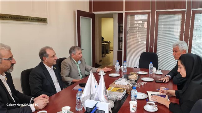 نشست هماهنگی برگزاری اکسپوی حلال با حضور نمایندگان اتاق بازرگانی البرز و مدیرکل مرکز تحقیقات و اطلاع‌رسانی اتاق اسلامی (ایکریک) در محل اتاق بازرگانی ایران برگزار شد.
