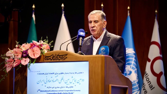 رئیس اتاق ایران، ایجاد شبکه‌های همکاری بین بنگاه‌های اقتصادی را سپر دفاعی محکمی برای واحدهای تولیدی در شرایط تحریم و جنگ اقتصادی دانست و گفت: ایجاد شبکه‌های همکاری بین بنگاه‌های اقتصادی، همان الگوی تعاونی در اقتصاد است.