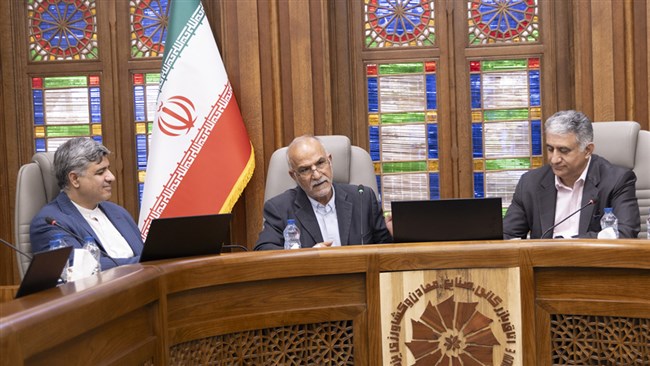 سرکنسول ایران در ارزروم ترکیه با تأکید بر لزوم تغییر رویکردهای اقتصادی استان یزد، گفت: اگر روند فعلی ادامه یابد، در دو دهه آینده استان با مجموعه‌ای از معضلات زیست‌محیطی، اجتماعی و اقتصادی مواجه خواهد شد.