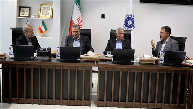 نایب رییس اتاق ایران با بیان اینکه حضور سرمایه‌گذار خارجی ضامن امنیت اقتصادی است، گفت:جذب منابع مالی خارجی و سرمایه‌گذاری خارجی و صادرات که محور توسعه در دنیا است، مستلزم این است که رفتارهای بین‌المللی‌مان را اصلاح کنیم.