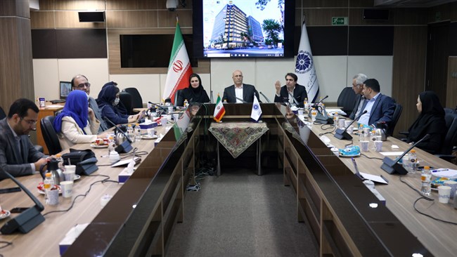 در دومین نشست دبیران تشکل های اقتصادی که به همت معاونت استان ها و تشکل ها،ی اتاق ایران برگزار شد، مسائل روز تشکل ها و زمینه های تقویت همکاری و تعامل آنها با اتاق ایران مورد بحث و بررسی قرار گرفت.