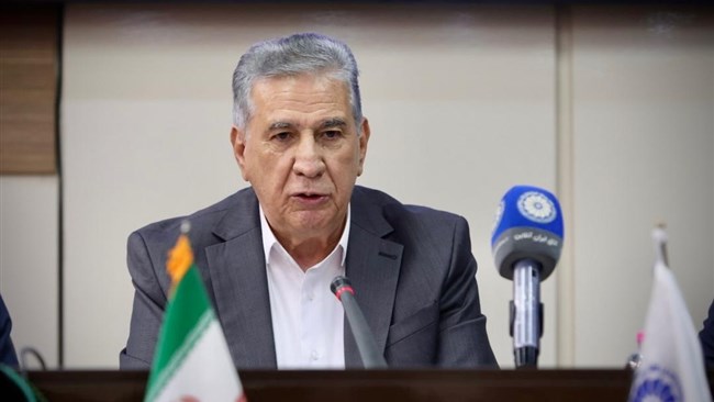 صمد حسن‌زا‌ده در نشست شورای روسای اتاق‌های استانی با تاکید بر اینکه اتاق‌های استانی در گسترش مراودات بین‌المللی با همسایگان فعال شوند، گفت: اقتصاد قدرتمند نیازمند اصلاح حکمرانی اقتصادی و رفع قوانین مزاحم است.