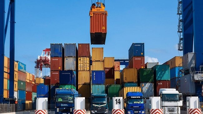 مرکز پژوهش‌های اتاق ایران ضمن تشریح فرصت‌های صادراتی کشور به ساحل‌عاج در 4 حوزه از جمله در کشاورزی و مواد غذایی، تأکید کرد: برای دور زدن محدودیت‌های بانکی استفاده از تهاتر و ارزهای محلی میان دو کشور مفید خواهد بود.