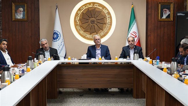 رئیس کمیسیون کشاورزی اتاق کرج گفت: اگر مسائل و دغدغه‌های بخش خصوصی به صورت مستند و دسته‌بندی‌ شده به مدیران ارشد ملی و استانی منعکس نشود، فرصت‌های استان برای حل مشکلات این حوزه از دست خواهد رفت.