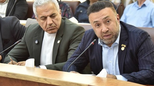 رئیس پایانه صادراتی گوهرسنگ‌ها و فلزات گرانبها گفت: استان آذربایجان‌غربی توانایی تبدیل‌شدن به قلب صادرات طلا، گوهرسنگ‌ها و فلزات گرانبها به کشورهای همسایه و حتی اتحادیه اروپا را دارد.