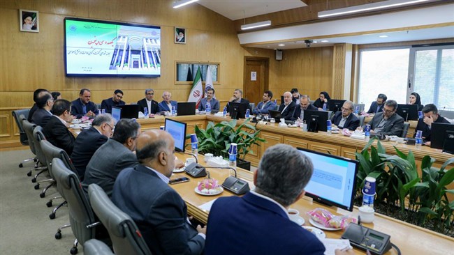 فعالان اقتصادی و نمایندگان دولت، بخش خصوصی و مجلس در نشست شورای گفت و گوی استان خراسان رضوی به بحث و تبادل نظر در مورد راهکارهای حل مسائل پیمانکاران و صنایع چوب و قند و شکر پرداختند.
