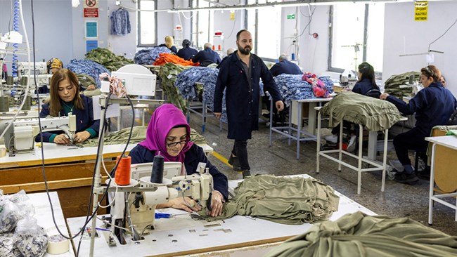 بحران در صنعت نساجی و پوشاک ترکیه تنها در نیمه نخست سال 2025 بالغ بر 56 هزار نفر را بیکار و 3200 شرکت را تعطیل کرده است.