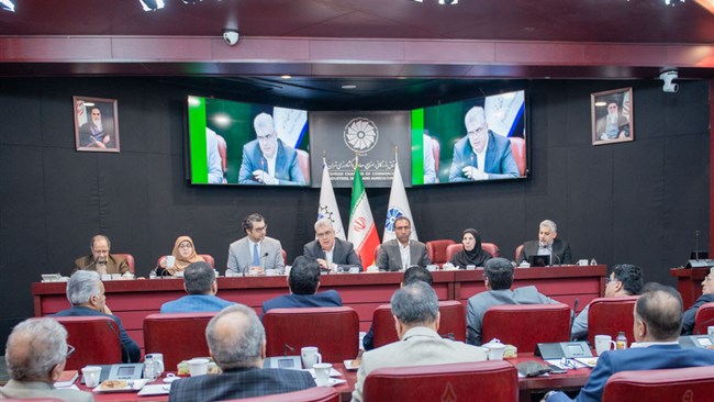 نمایندگان بخش خصوصی در اتاق تهران میزبان محمدعلی دهقان‌دهنوی، رئیس سازمان توسعه تجارت، بودند تا با او در مورد مهم‌‌ترین چالش‌های تجارت خارجی از بوروکراسی سنگین ثبت‌سفارش گرفته تا نظام بهینه‌سازی مصارف ارزی سخن بگویند.