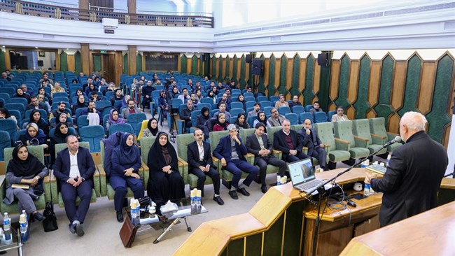 در نشست تخصصی «نحوه رتبه‌بندی کارت‌های بازرگانی» در اتاق مشهد، چالش‌های موجود در فرآیند رتبه‌بندی کارت‌های بازرگانی مورد بررسی قرار گرفت و بر ضرورت آموزش، شفاف‌سازی و اصلاح رویه‌ها در نظام تجاری کشور تاکید شد.